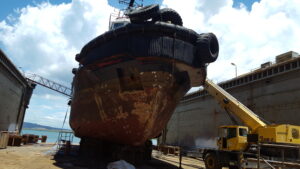 Casco de barco dañado
